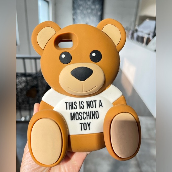 Moschino IPhone 5/5S case or just for decoration NWT - Picture 1 of 5